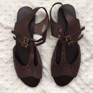UO Dark brown sandals